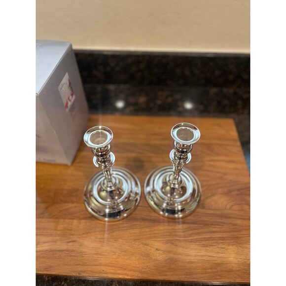 Wm A Rogers: 2 Silver Plated Candle Holders - Picture 6 of 9
